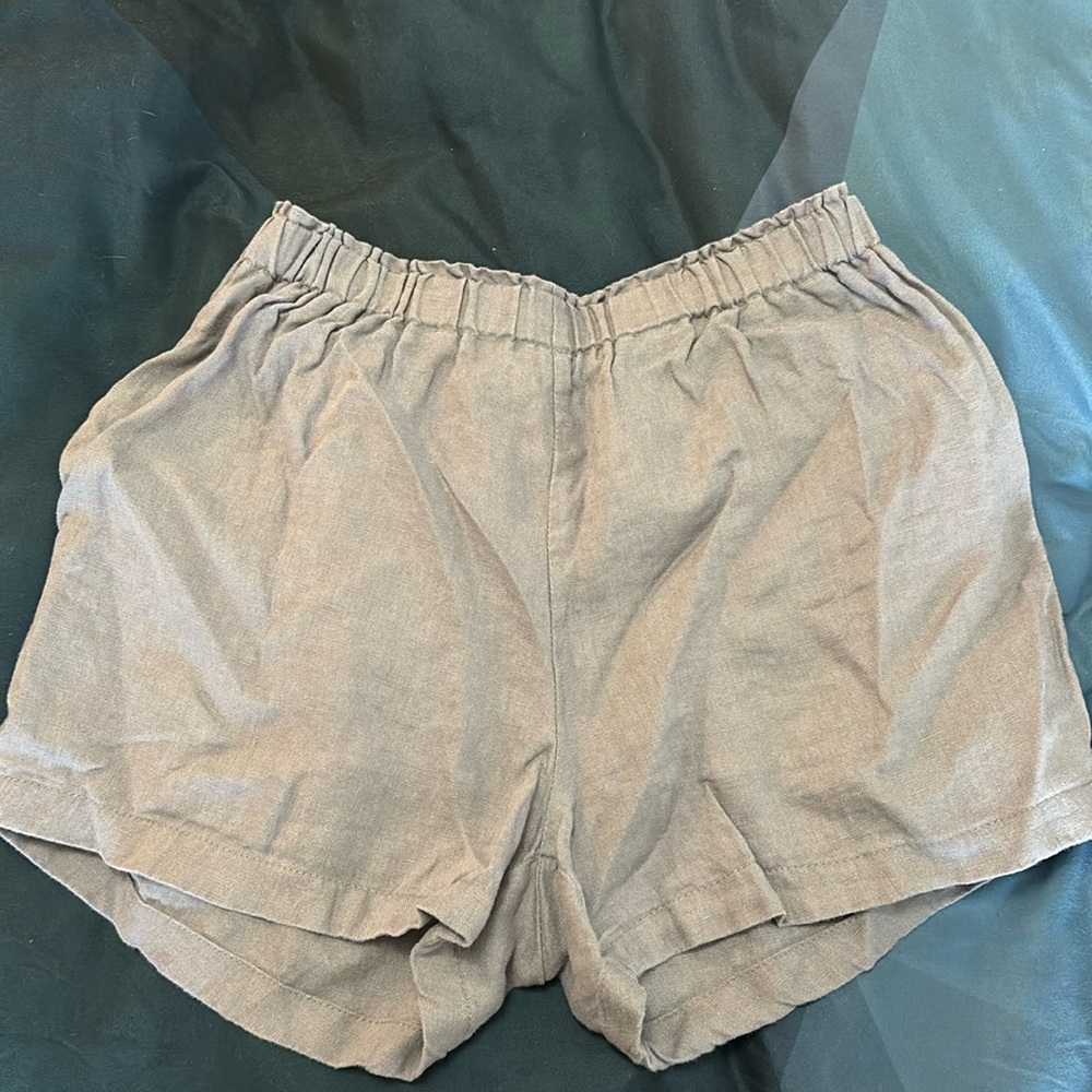 Heather Case linen shorts size medium